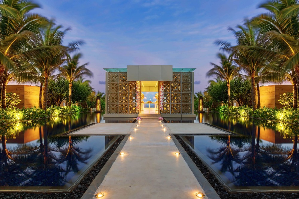 tie-the-knot-in-paradise-at-the-mulia