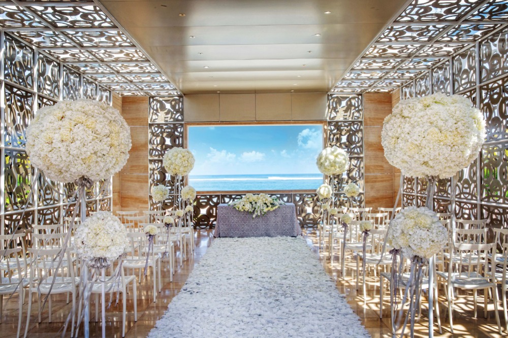 tie-the-knot-in-paradise-at-the-mulia