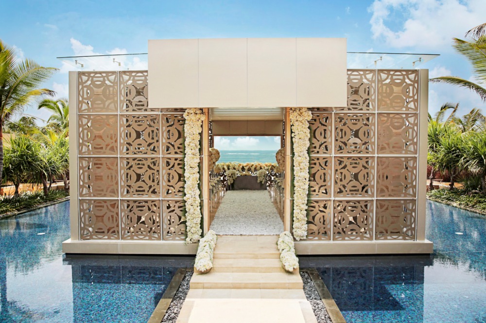 tie-the-knot-in-paradise-at-the-mulia