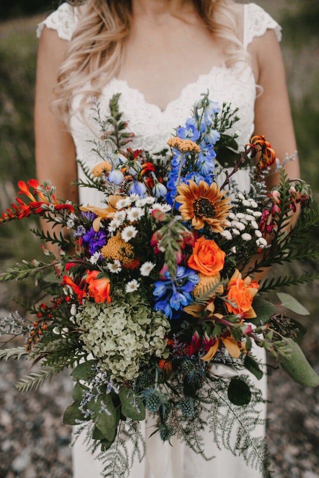 Bright and natural wedding bouquet