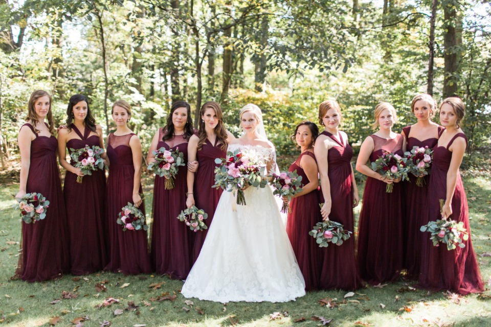 bridal party wedding photo pose idea
