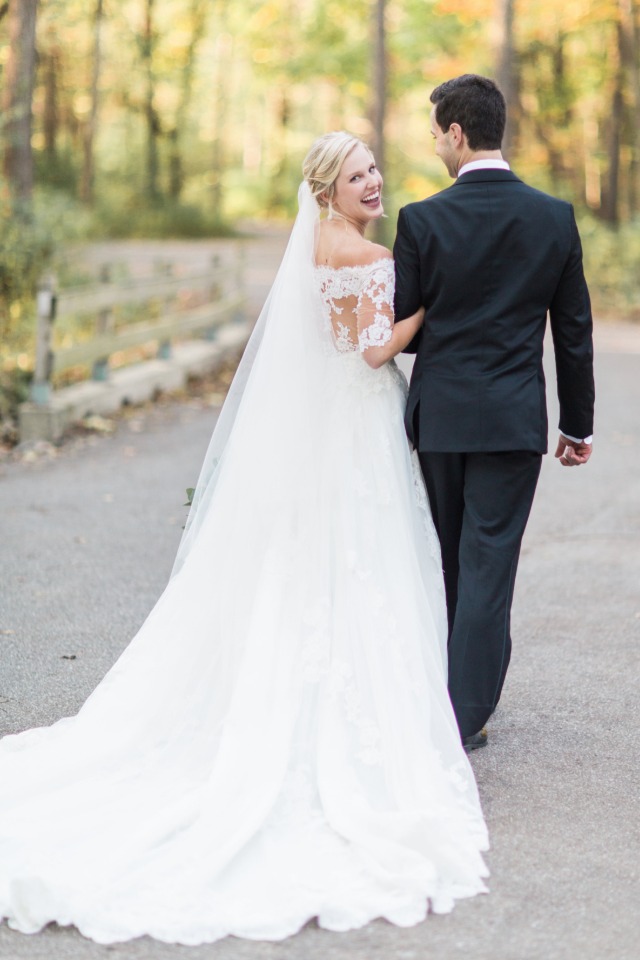 sweet and happy bride wedding photo