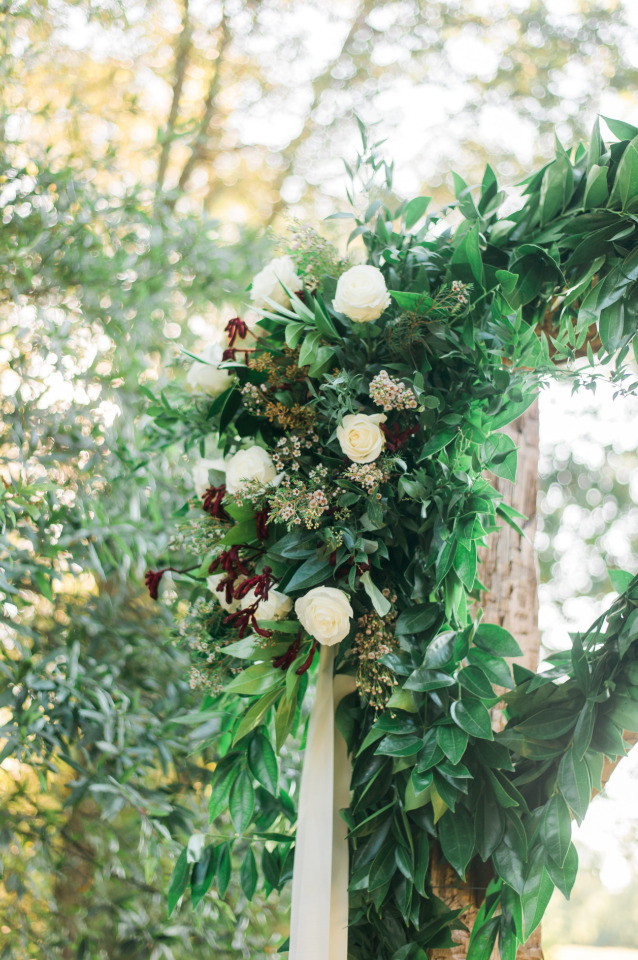 white and red wedding floral decor