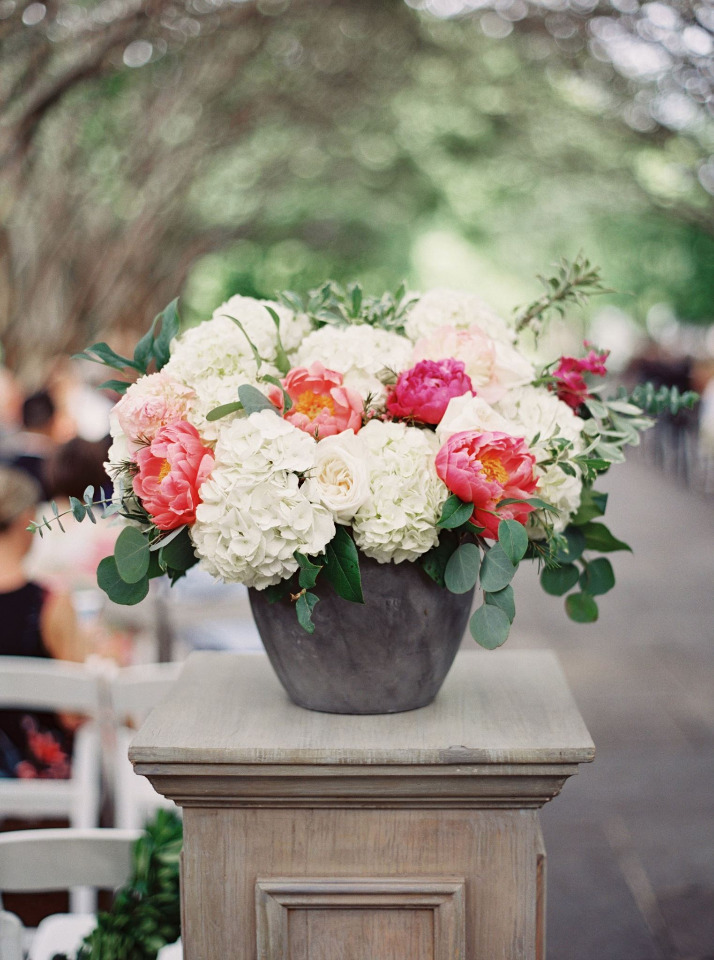 peony and hydrangea ceremony flowers