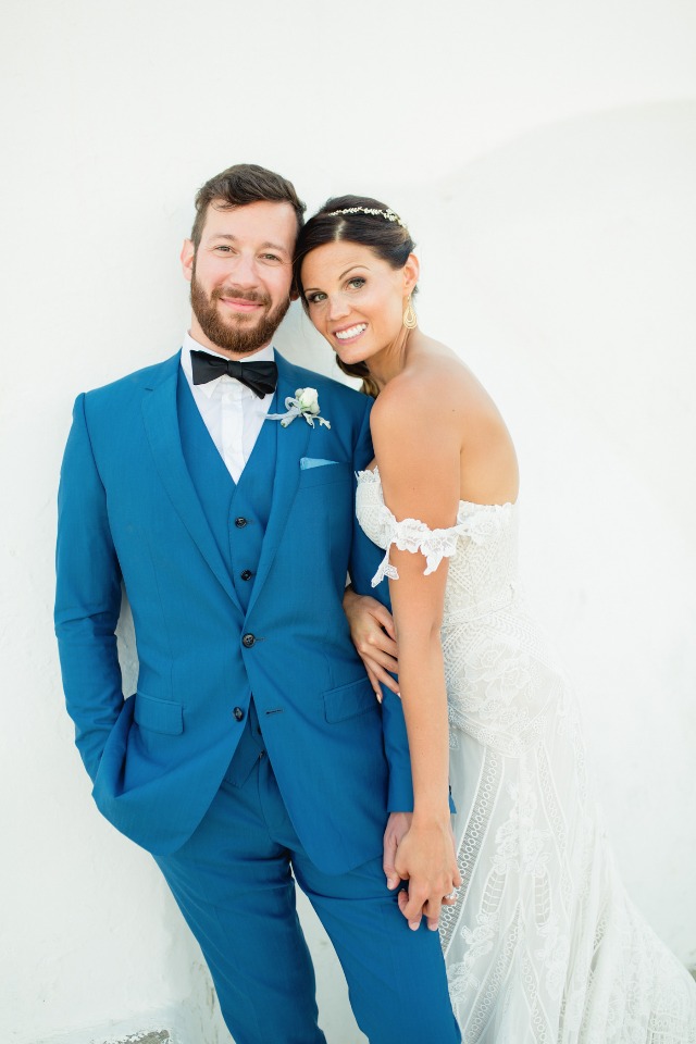Don't miss their chic wedding in Greece