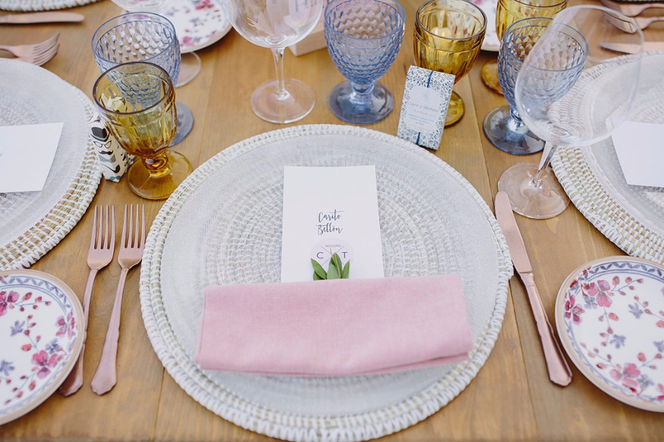 Chic pink and blue place setting