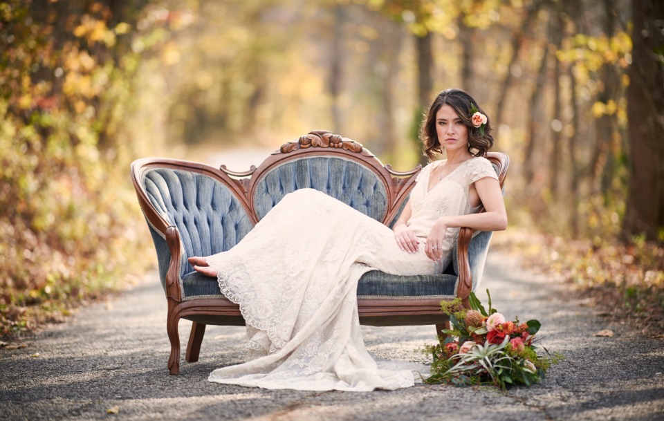 vintage love seat for your bridal portrait session
