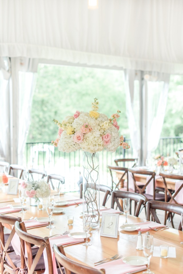 blush and pink table decor