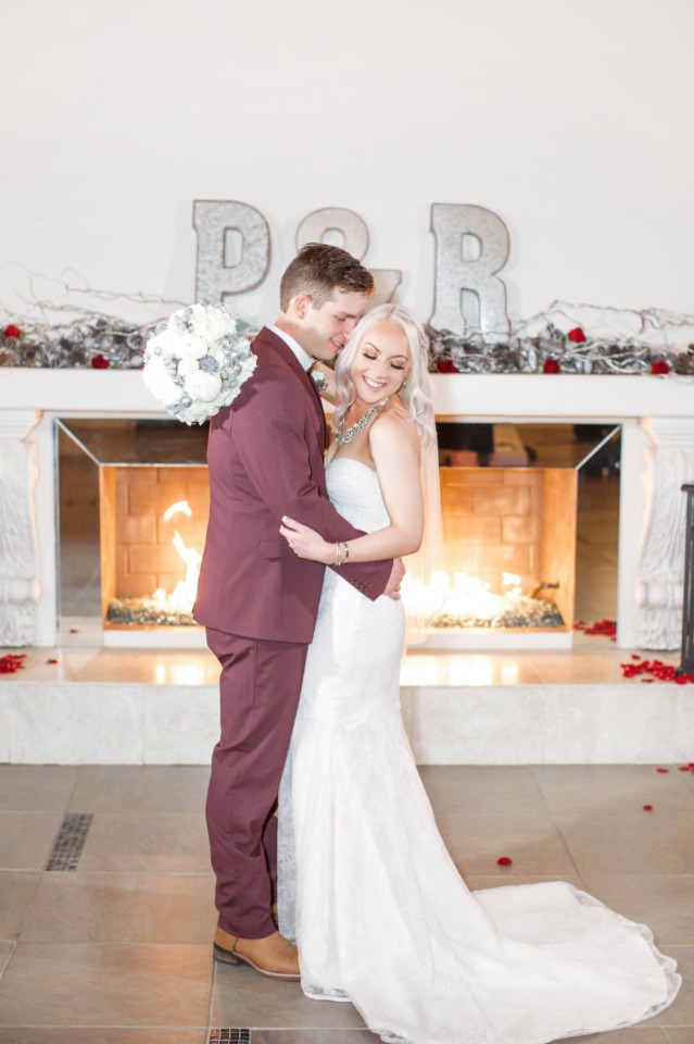 Love this fireplace ceremony backdrop