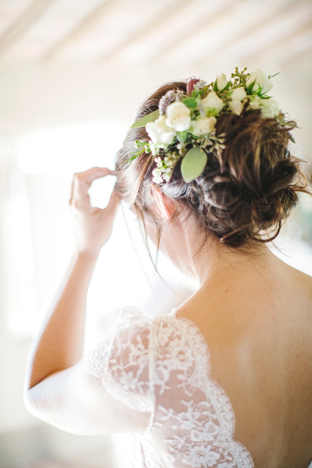 life floral wedding hair accessory
