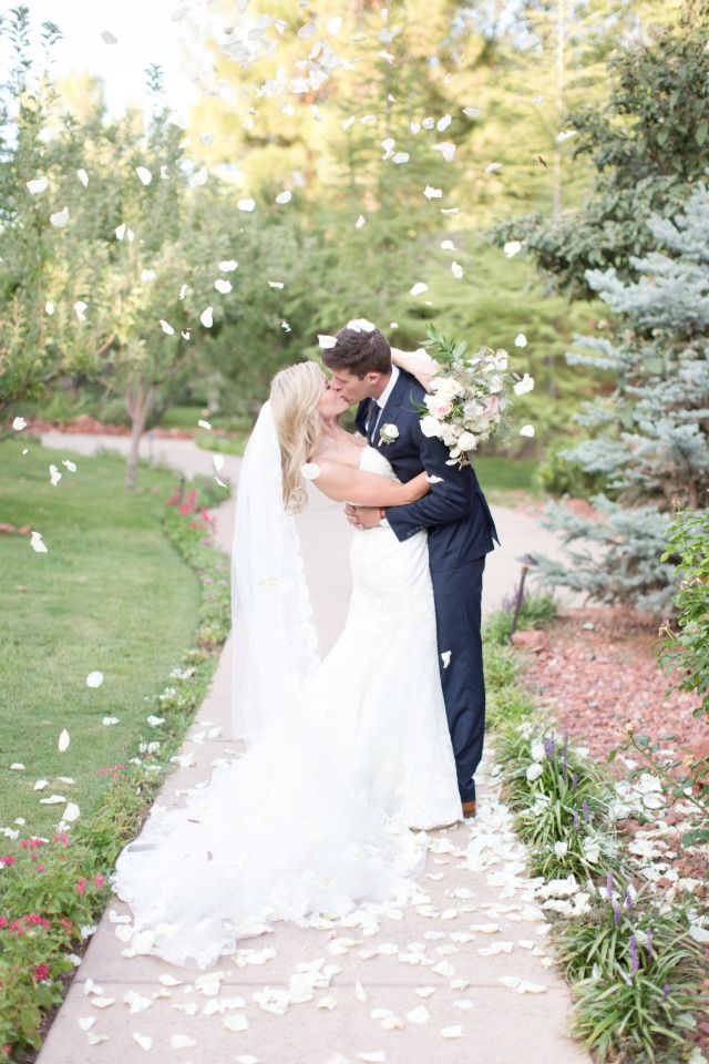 flower petal wedding kiss photo