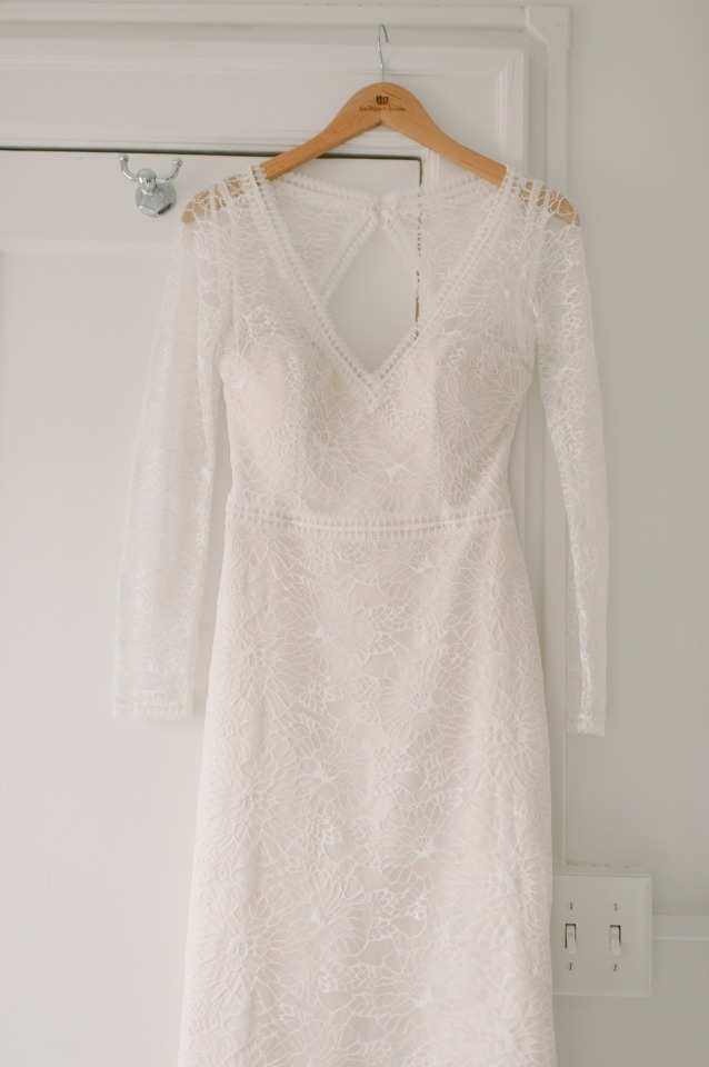 delicate lace wedding dress