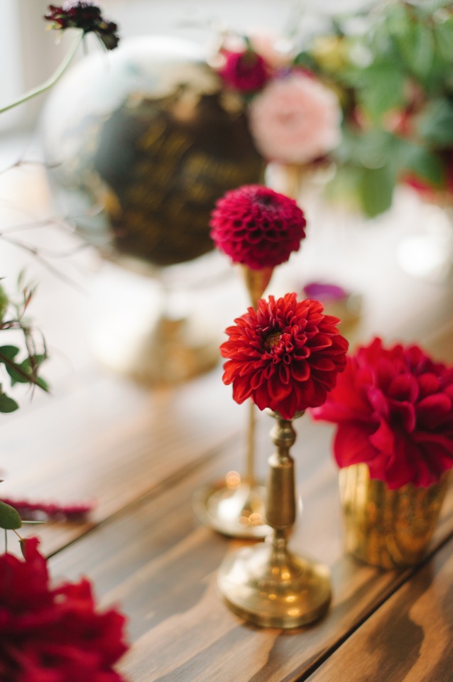 gold and red centerpiece idea