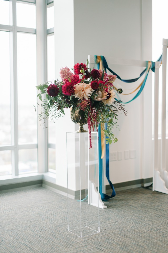 simple and clean wedding ceremony decor