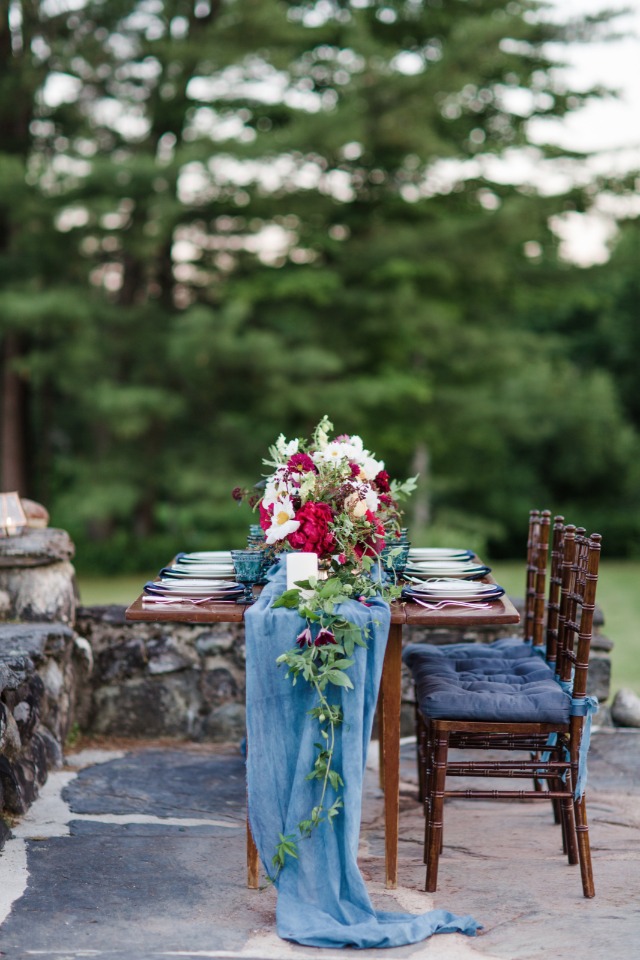 Blue and red inspired wedding decor