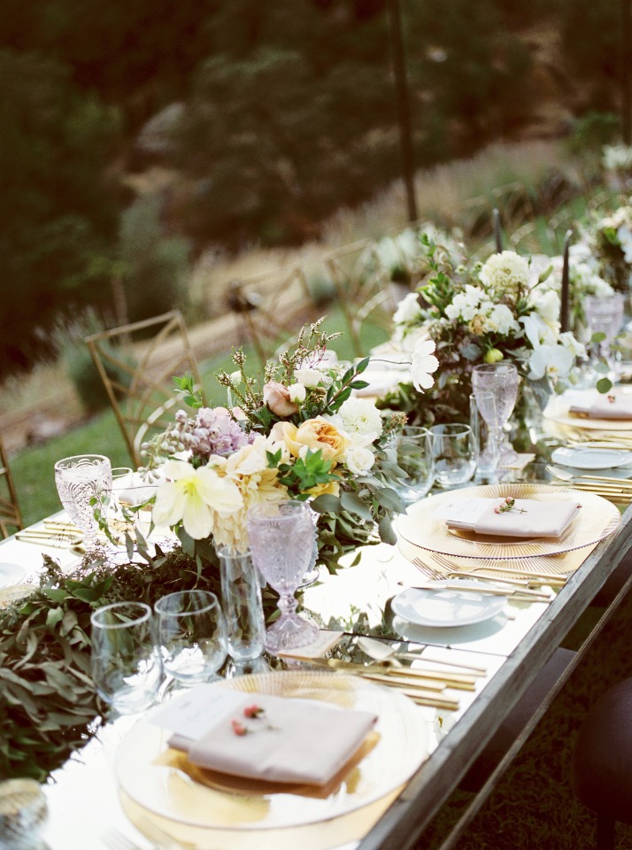 gold and mirrored wedding table