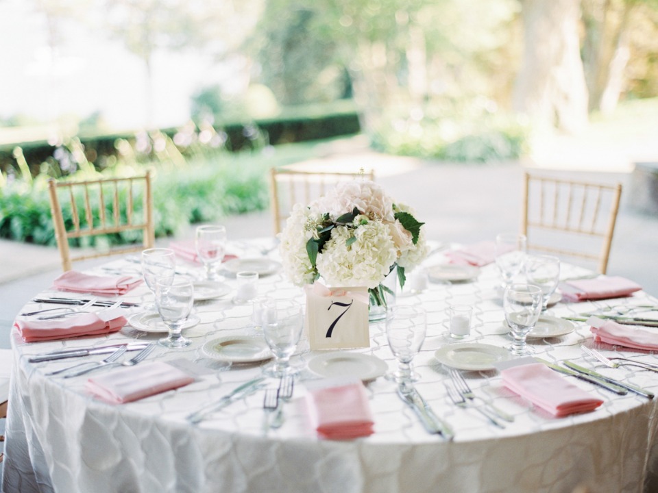 Elegant and simple table decor