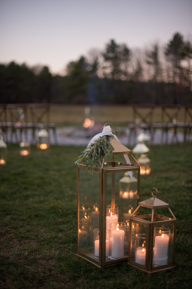 candle lit lanterns