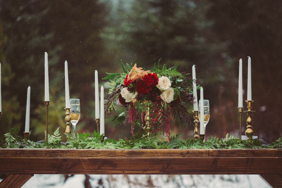 winter wedding tablescape design