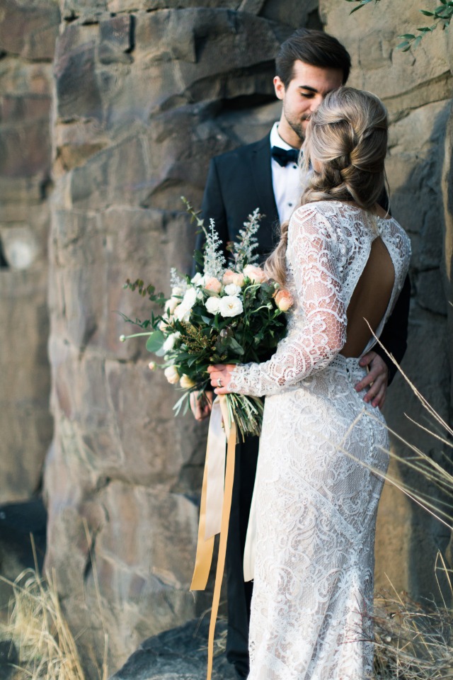 how to have your wedding ceremony with a beautiful backdrop