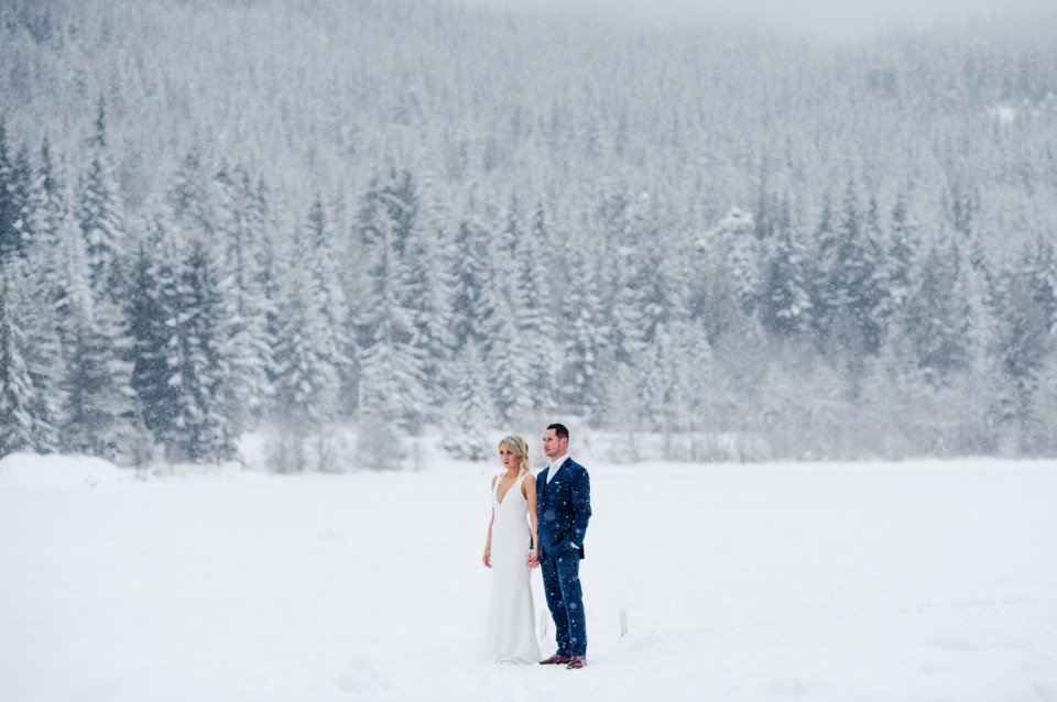 Cozy up to this winter wedding