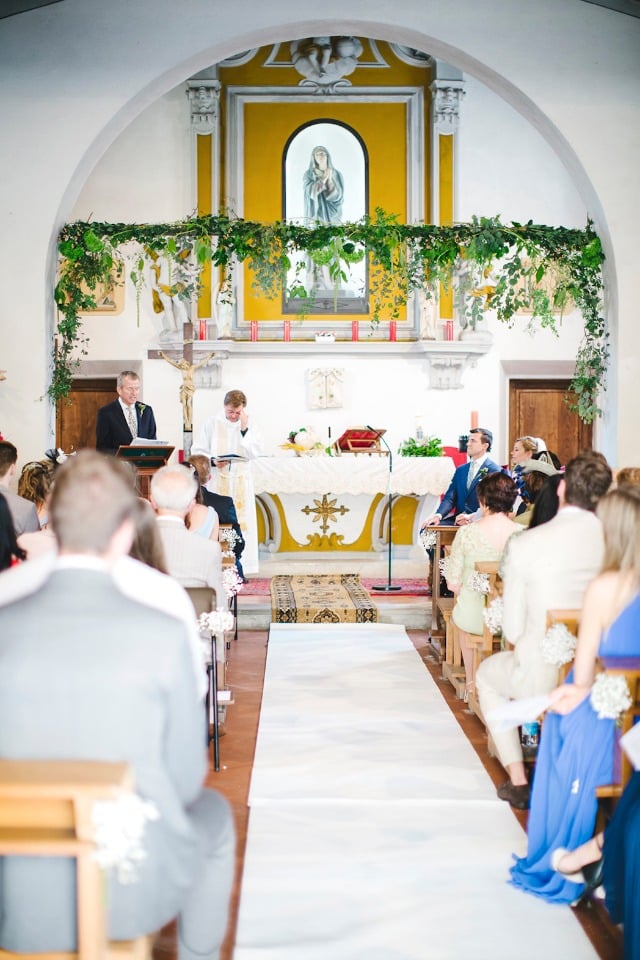 sweet chapel wedding in Italy
