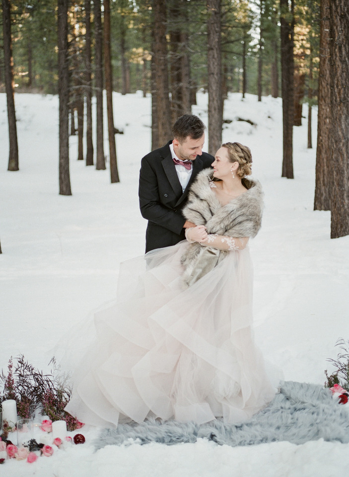 beautiful snowy elopement ideas
