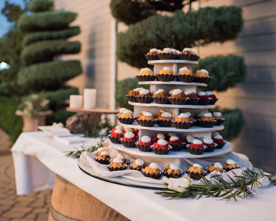 mini bundt cake wedding tower
