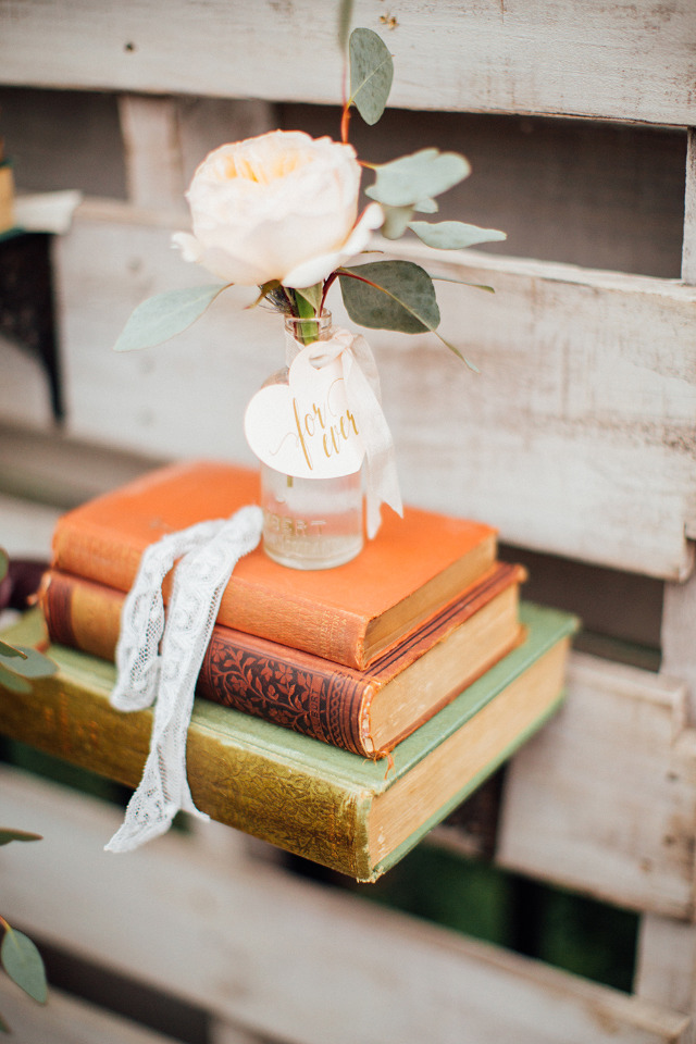 vintage books for your wedding