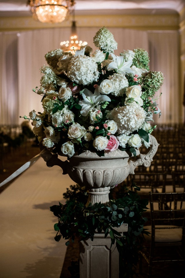 classic wedding flower arrangement