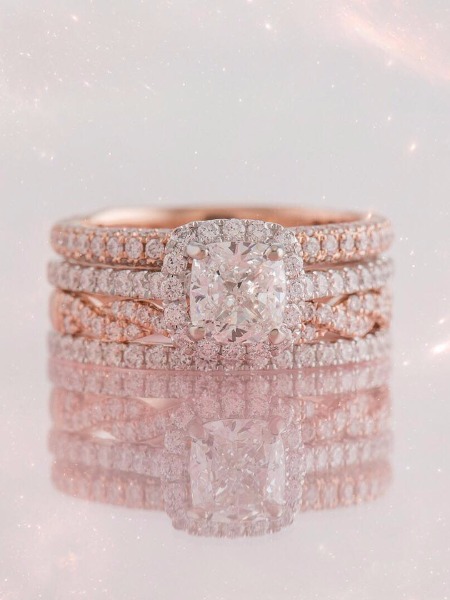 Engagement Rings And Wedding Dresses That Match Your Horoscope