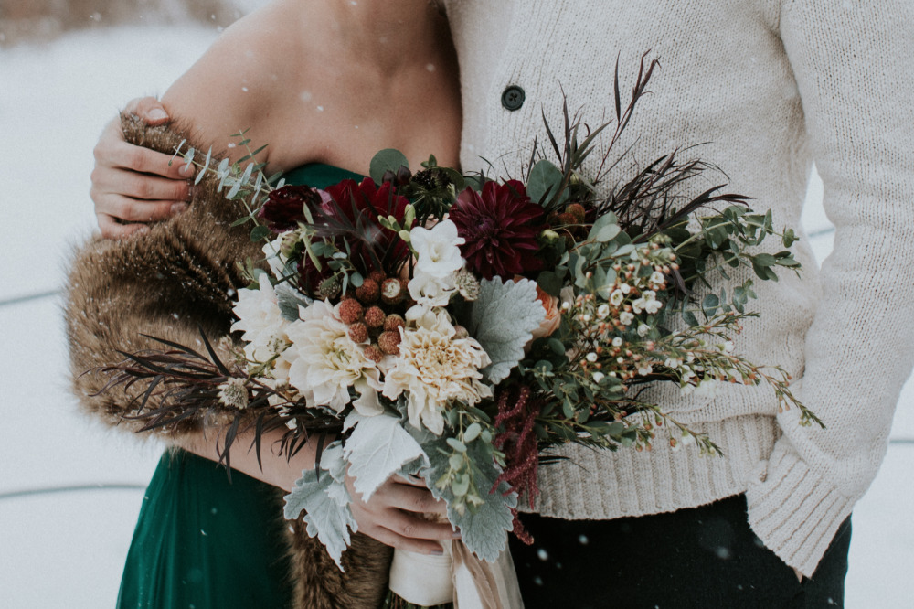 beautiful winter wedding bouquets