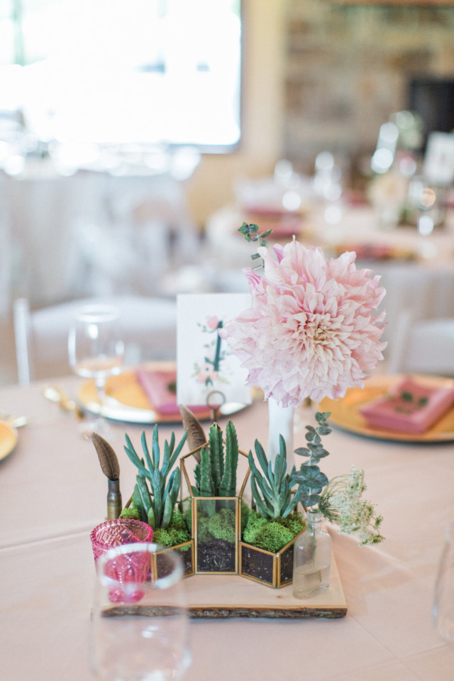 dahlia and succulent wedding centerpiece ideas