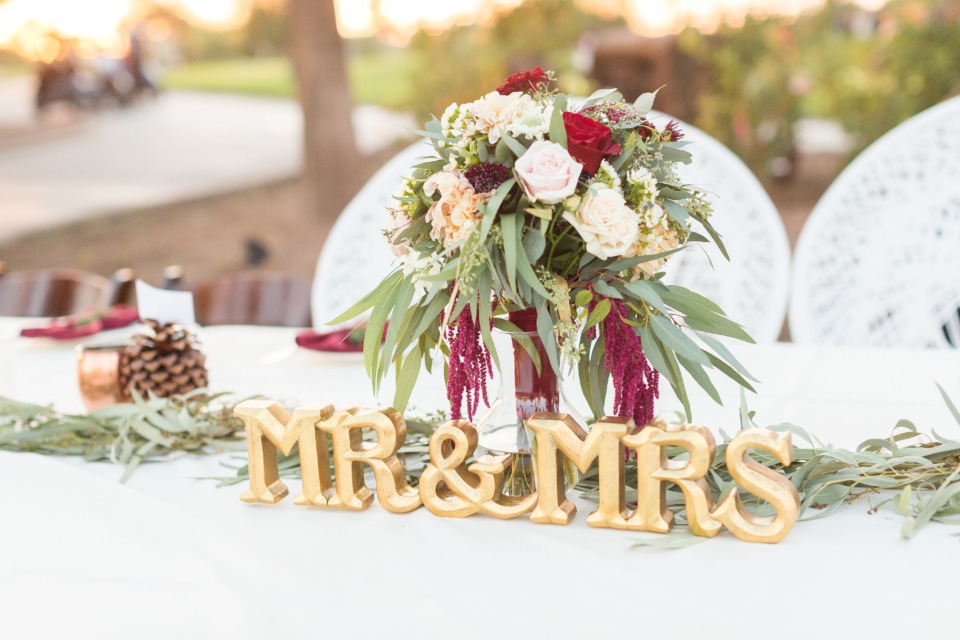 mr and mrs sweetheart table sign
