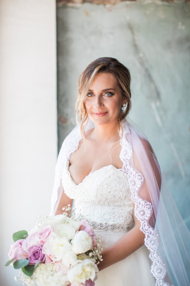 sweet and classic bridal style