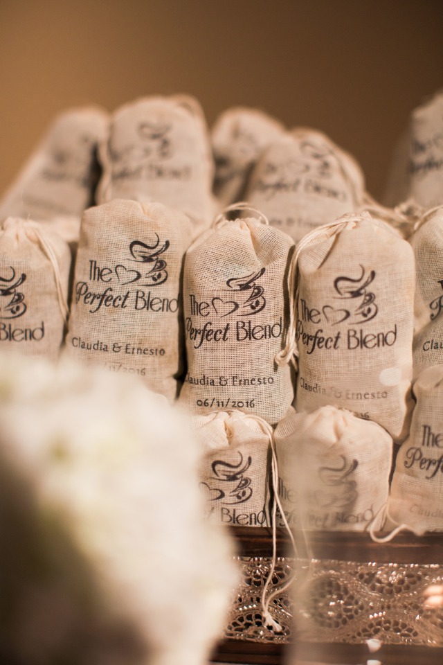 bags of coffee wedding favors