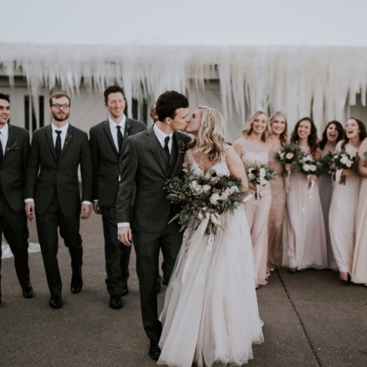 Frosty Little Lodge Wedding At The Top Of Mount Hood In Oregon