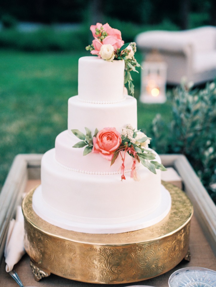 Gorgeous 4 tiered cake with florals