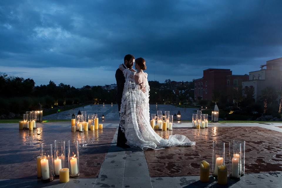 dramatic night time wedding photos