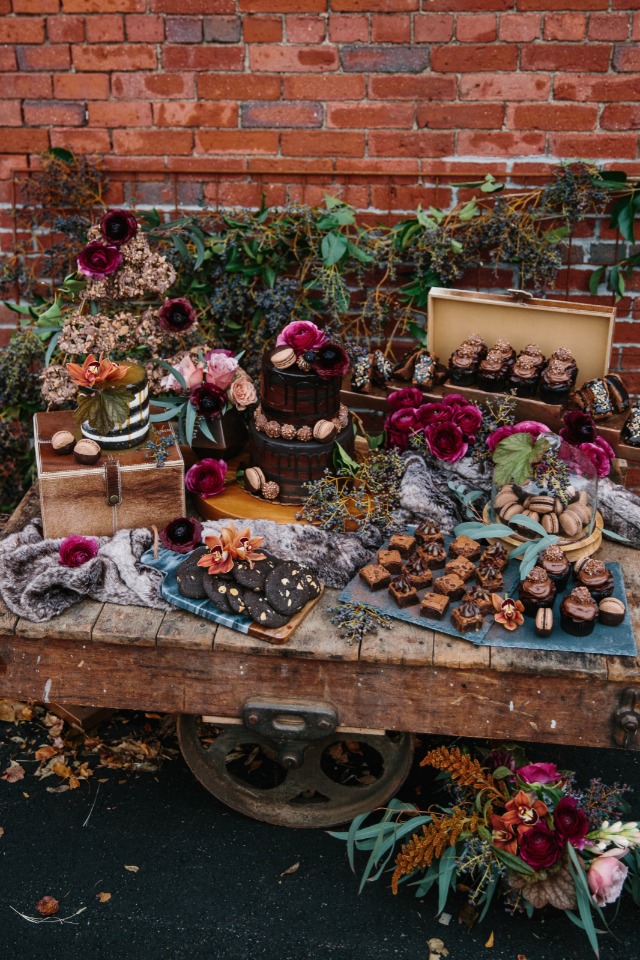 fall inspired wedding cake table