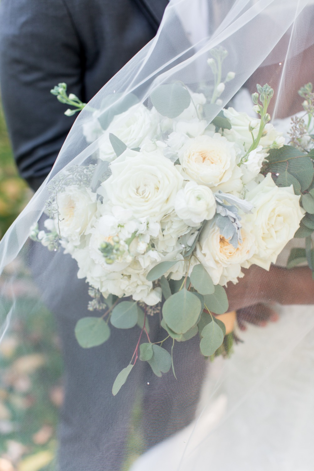 silver-and-gold-classically-romantic