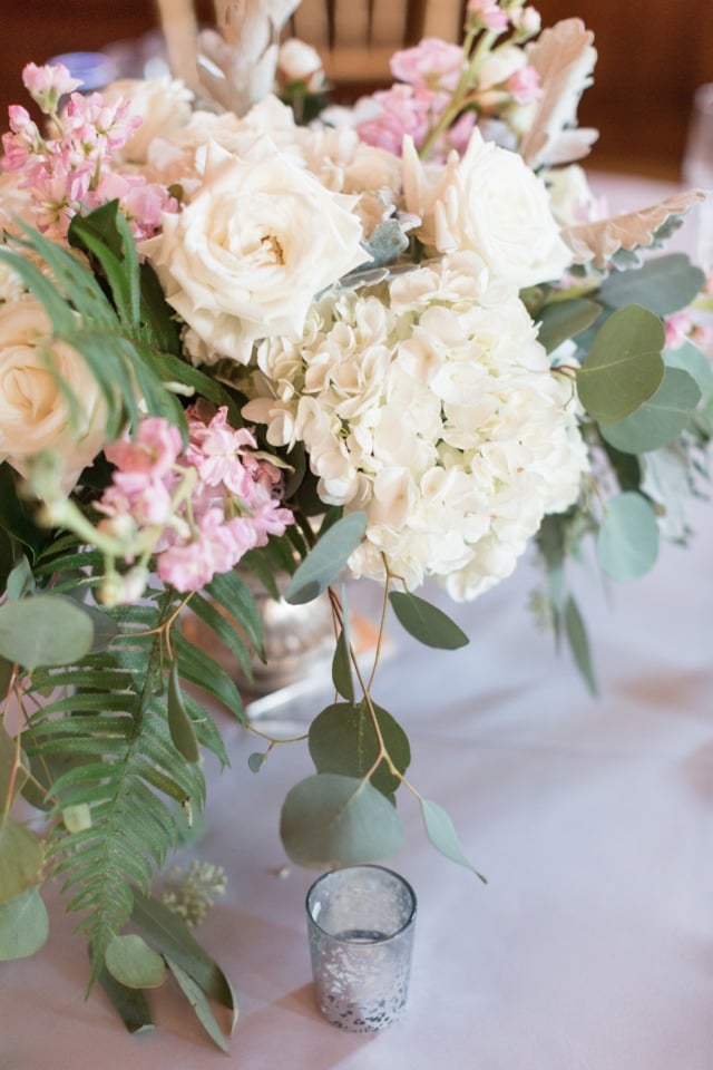 white and pink centerpiece