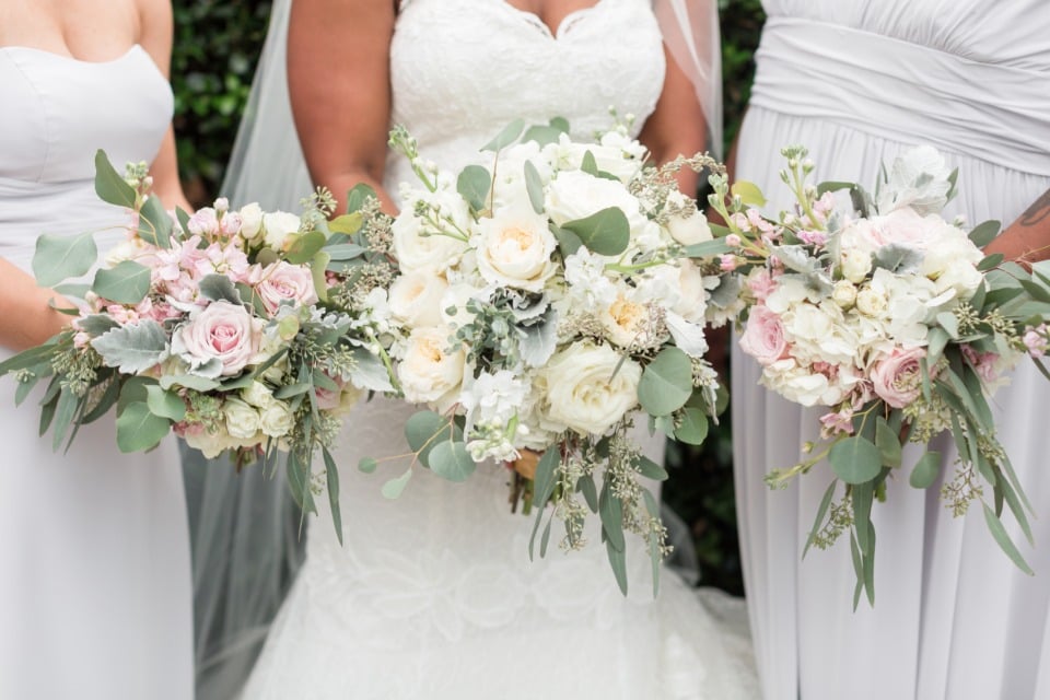 white and soft pink wedding bouquets