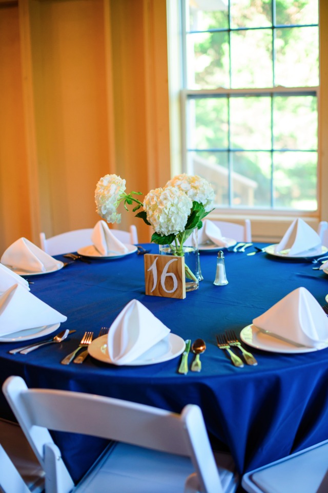 blue and gold wedding table decor