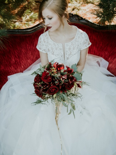 Vintage Red and Gold Winter Wedding Inspiration