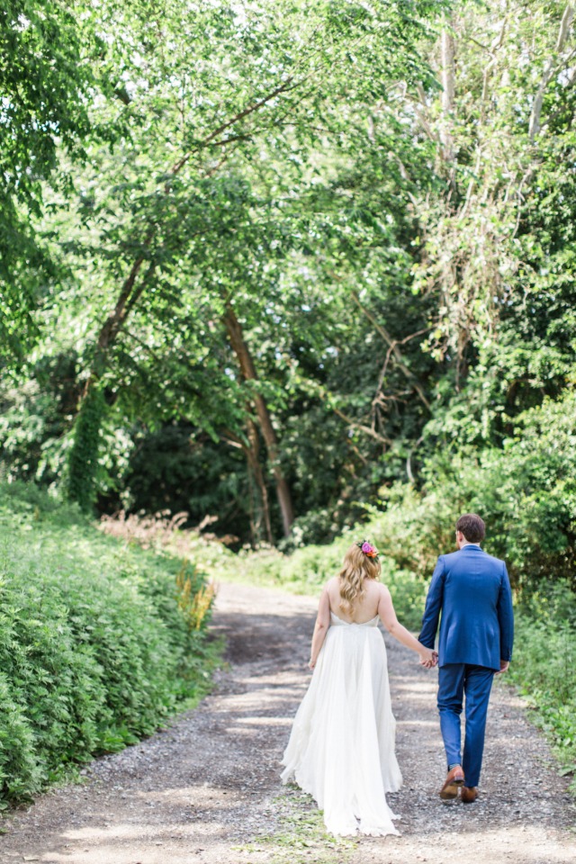 garden wedding couple