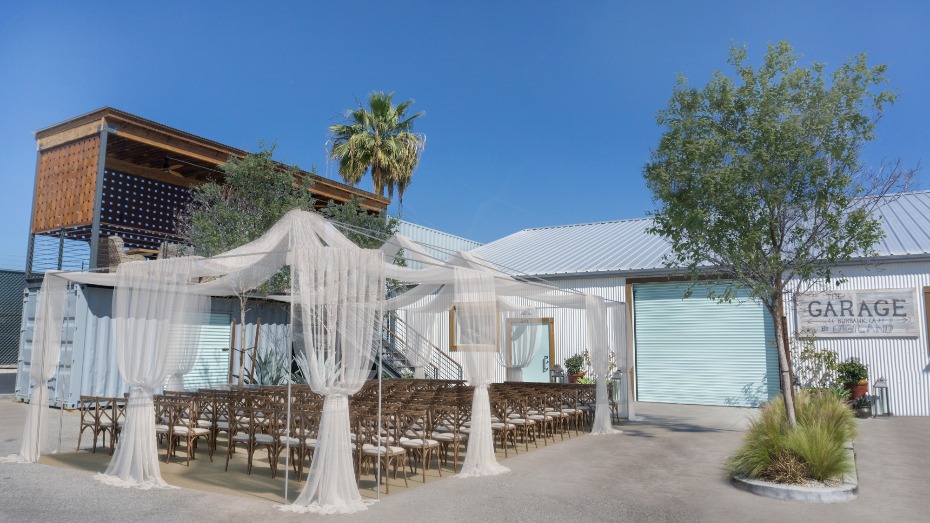 garagefront-ceremony-final