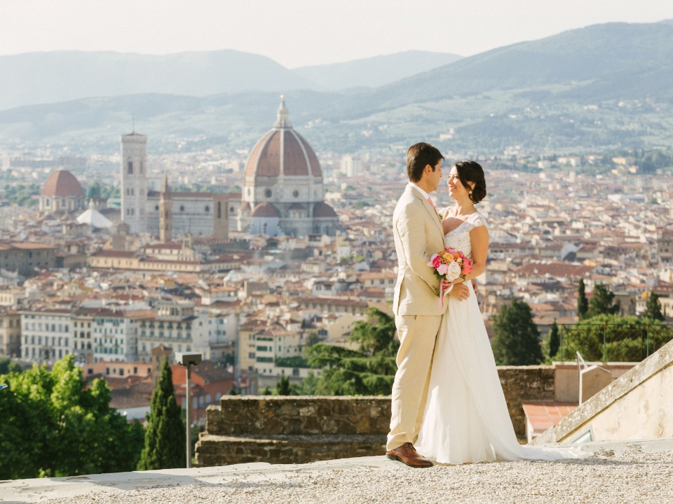 Gorgeous outdoor wedding in Tuscany