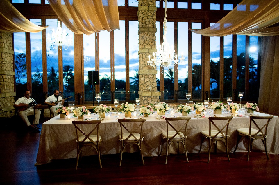 intimate dinner party wedding reception