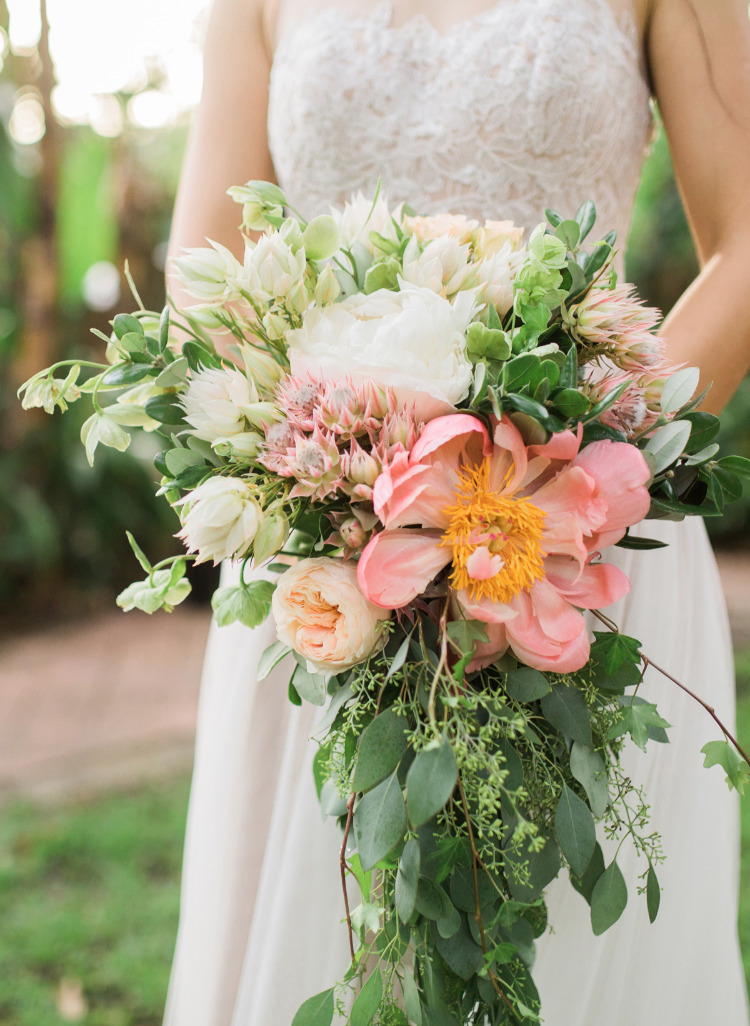 Pretty Up Your Wedding With a Peony Bouquet Recipe and Peony Decor